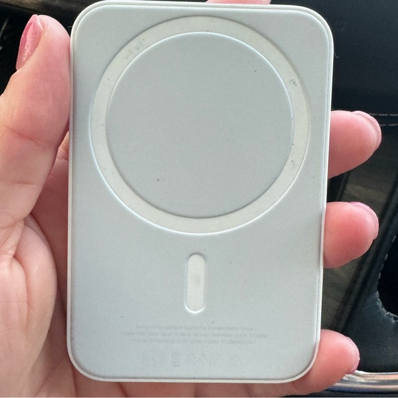 Charger - Picture 4 of 4